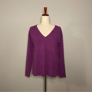 White + Warren purple essentials v-neck cashmere sweater - Size Small